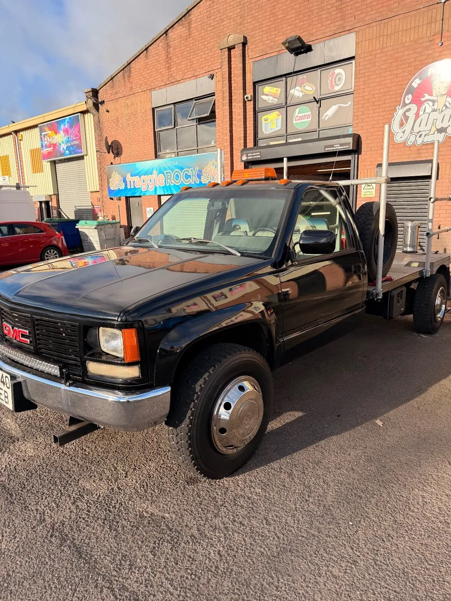 GMC SIERRA PICKUP TRUCK - Image 1