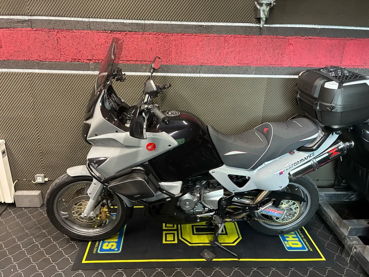 Honda Varadero XL1000 custom Adv - Image 4