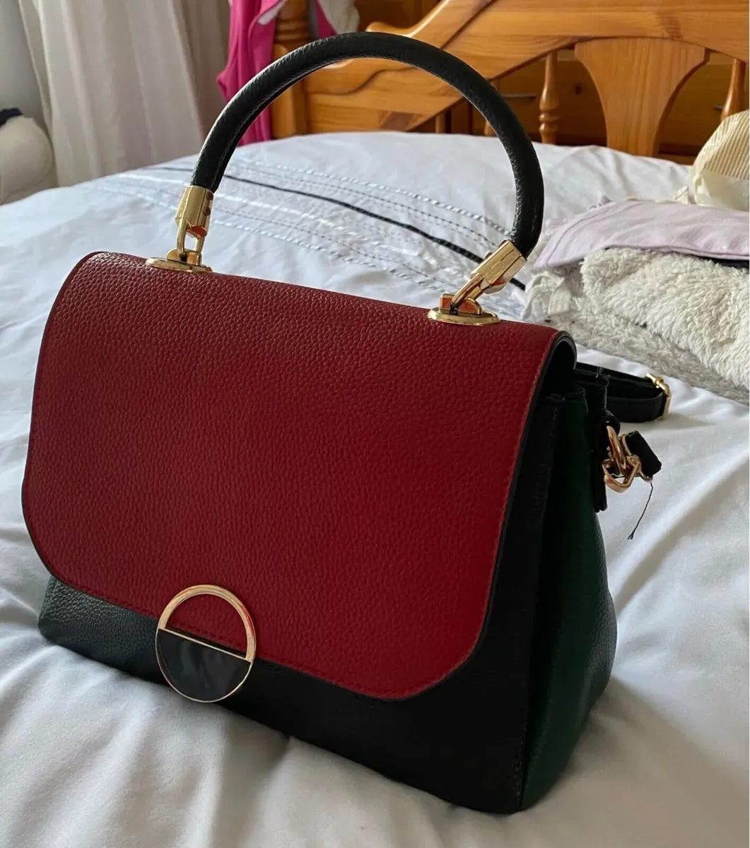 Beautiful Handbag with unusual Colour Design - Image 4