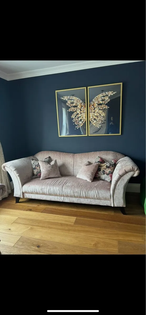 2 60x90cm butterfly framed pictures - Image 2