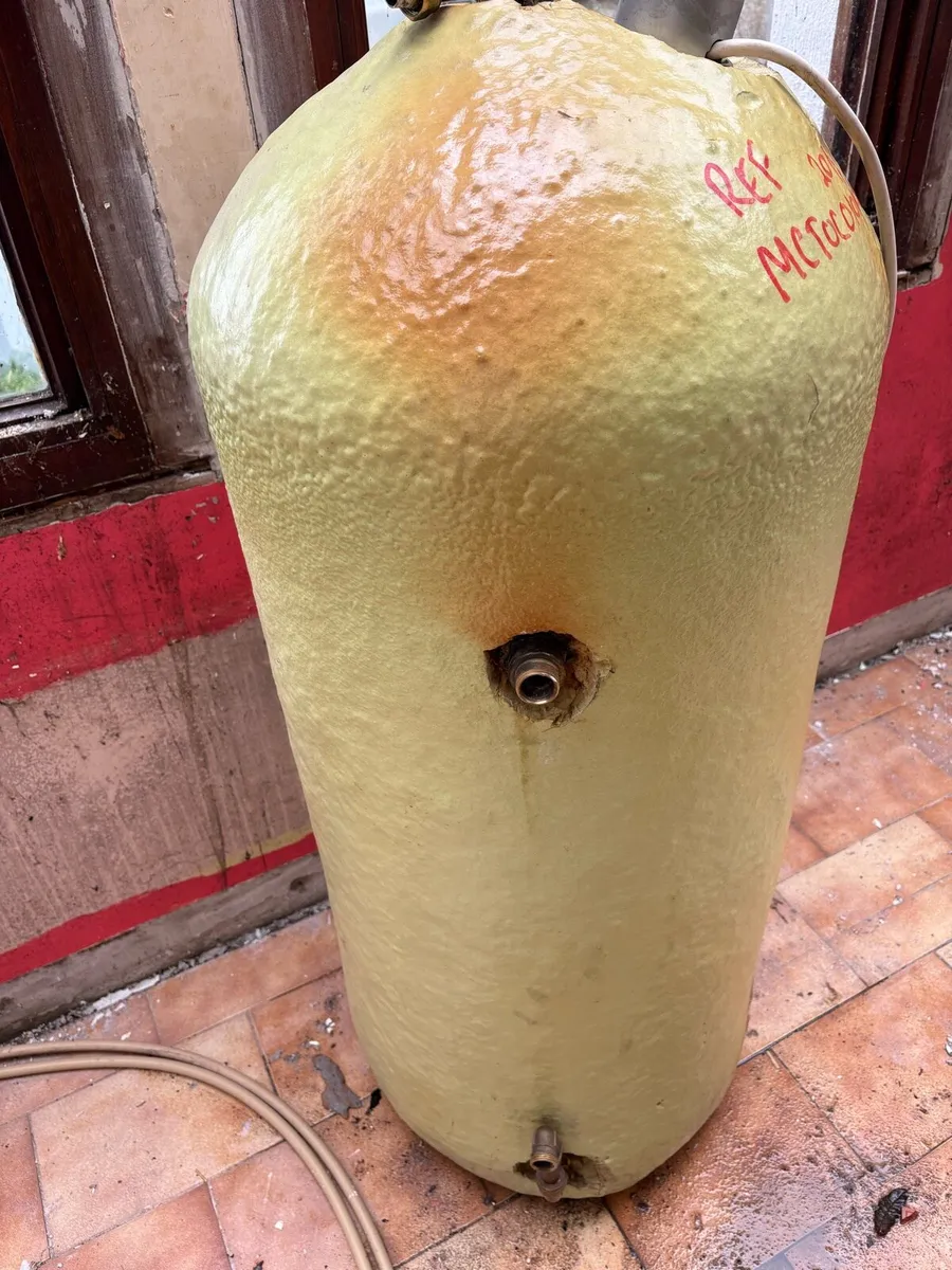 Copper cylinder - Image 1