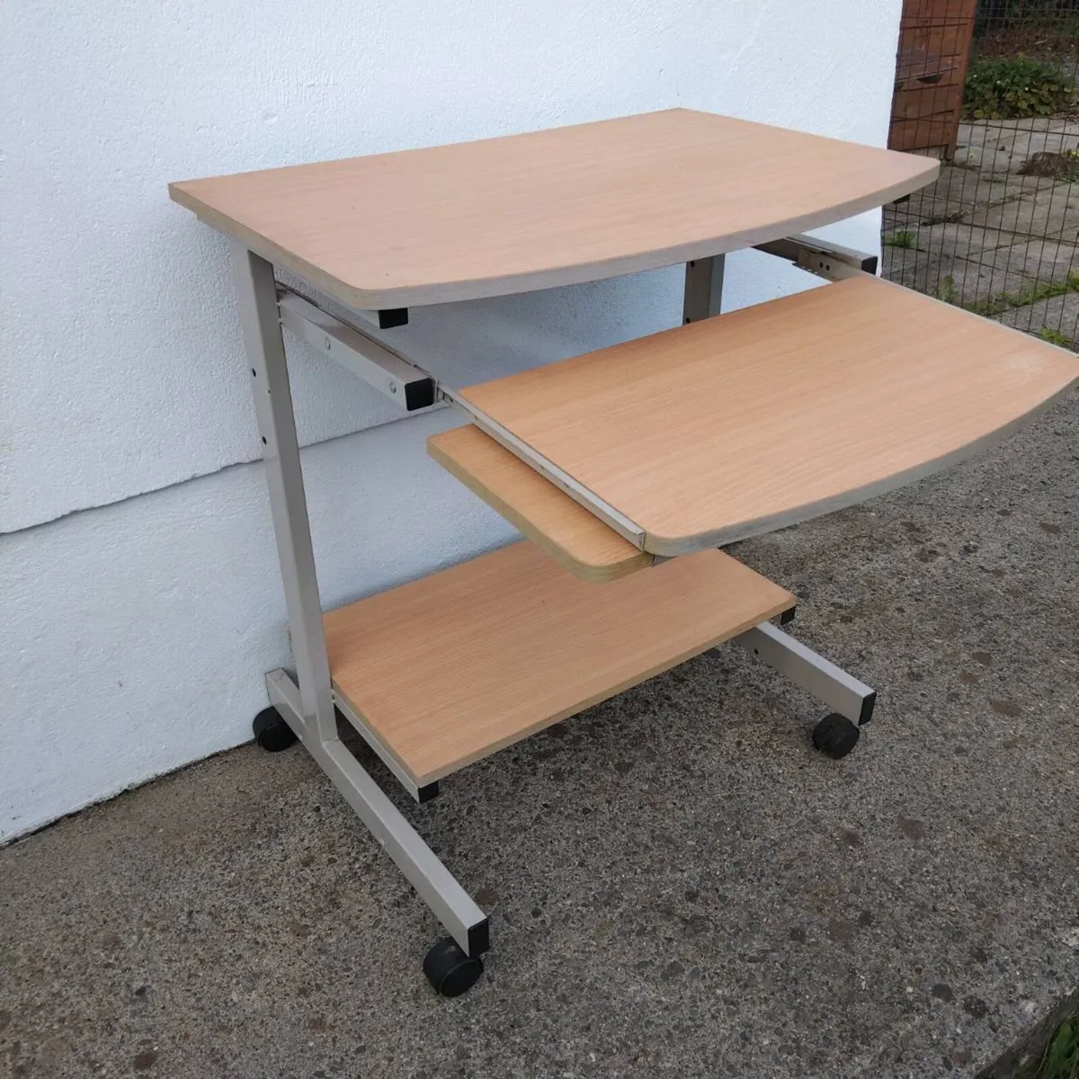 Computer Table - Image 4