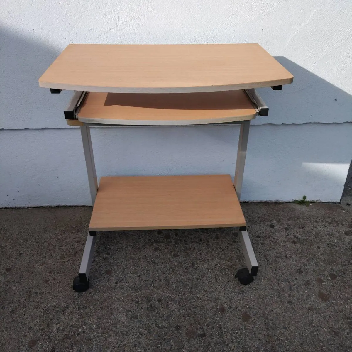 Computer Table - Image 2