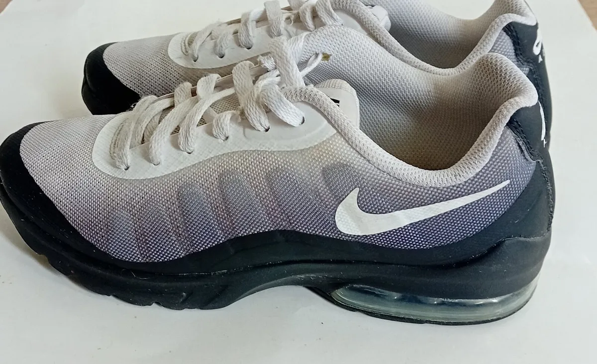 Nike Trainers UK6 - Image 1