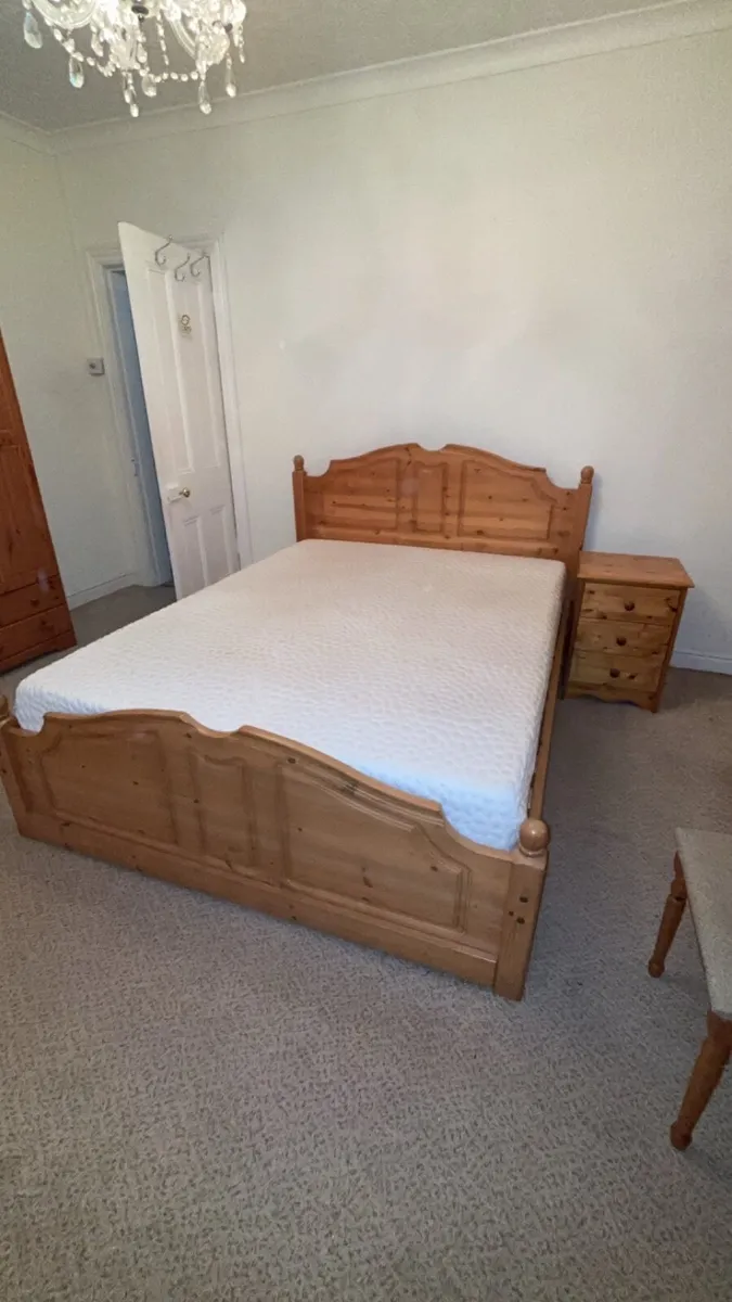 Bed - Image 1