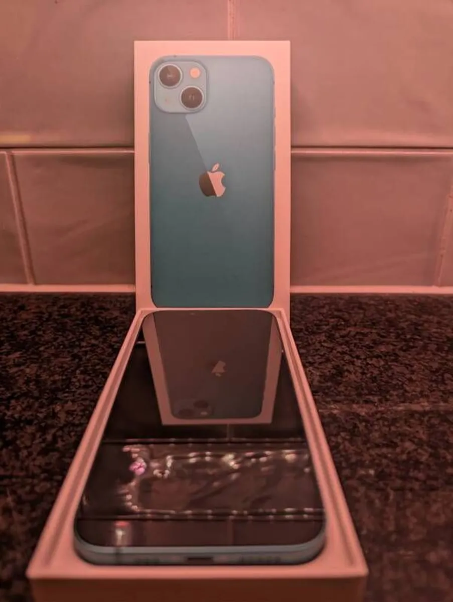 apple iPhone 13 - Image 2