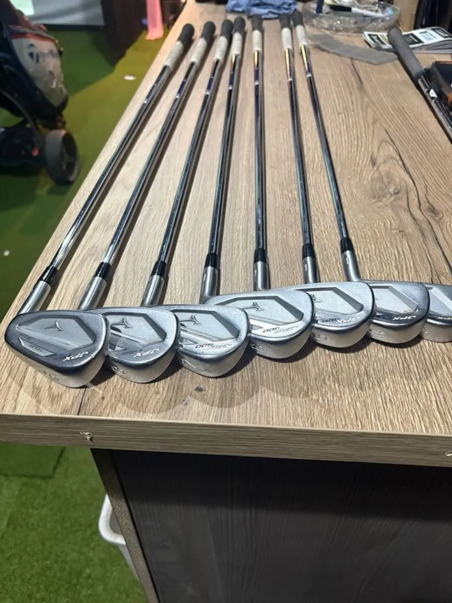 Mizuno JPX900 Tour Irons - Image 1