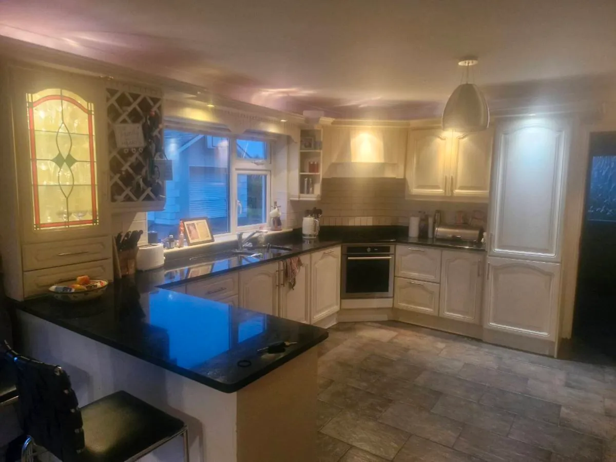 Kitchen - Image 4