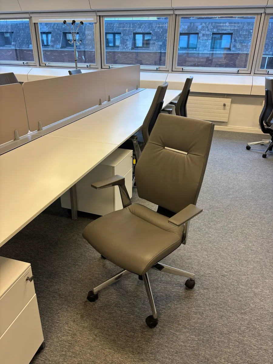 Office chairs - Image 2