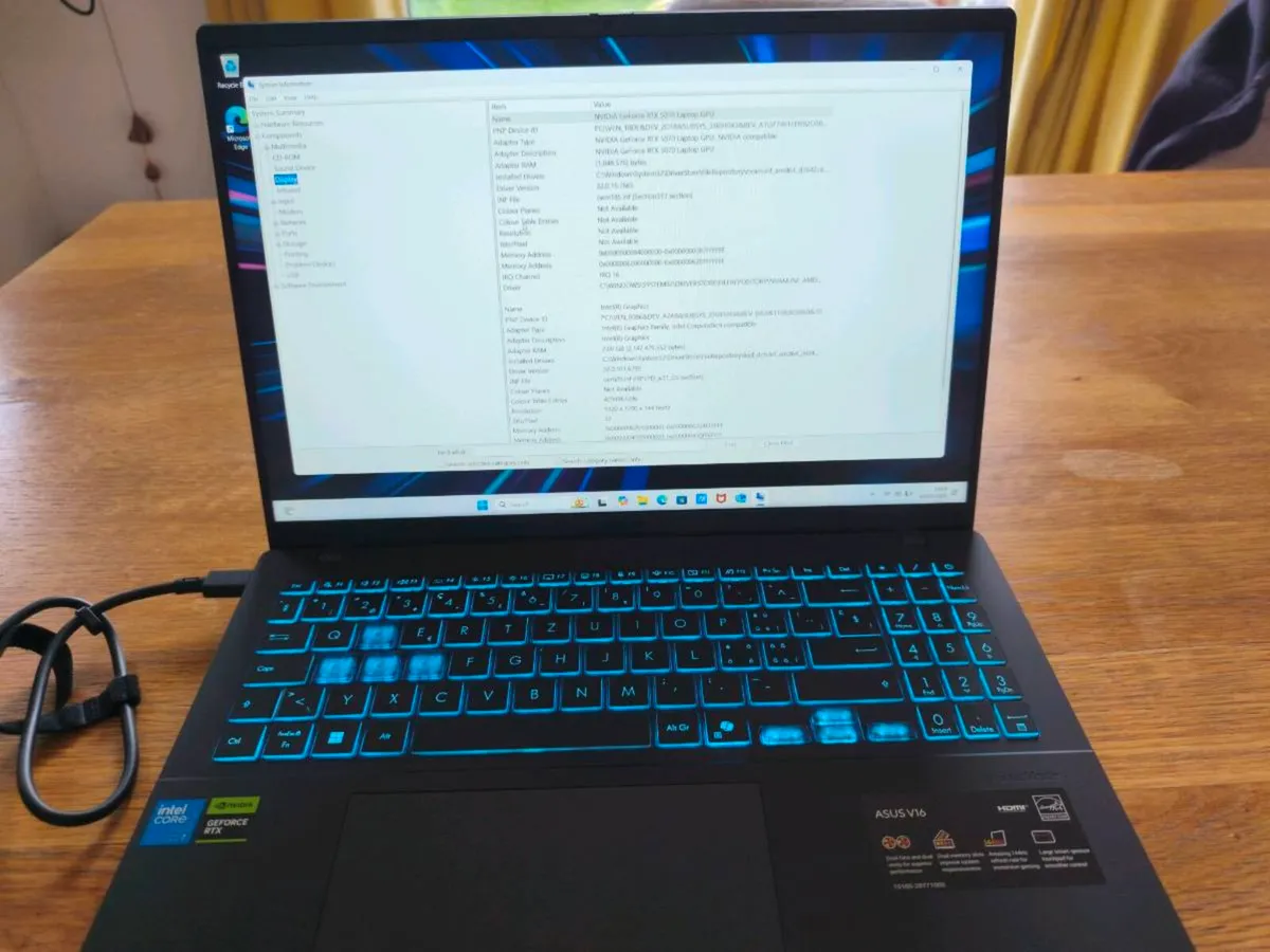 Asus V16 Ultra 7 RTX 5070 32gb Gaming Laptop - Image 3