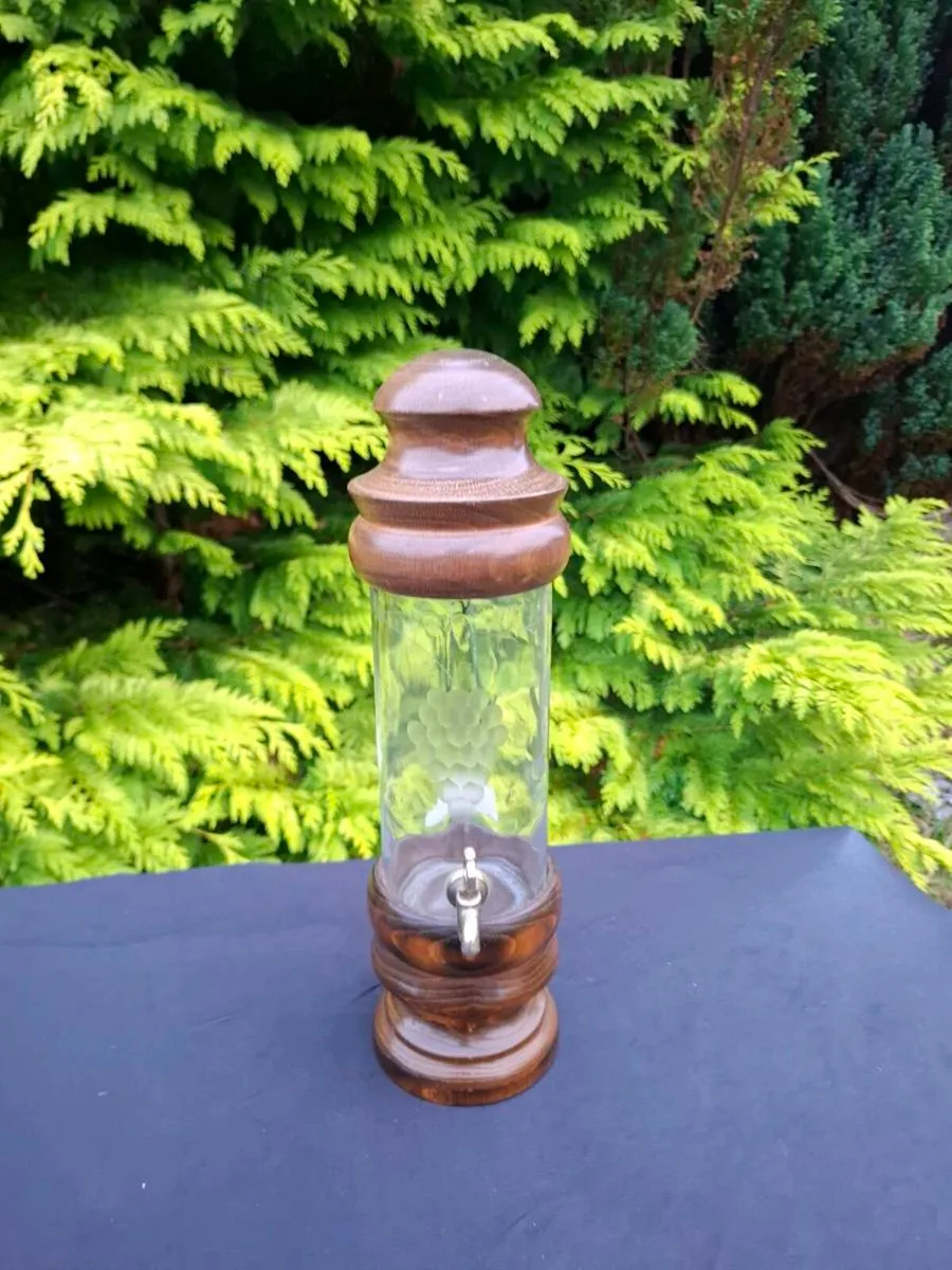 Clear glass fountain bottle postage possible - Image 2