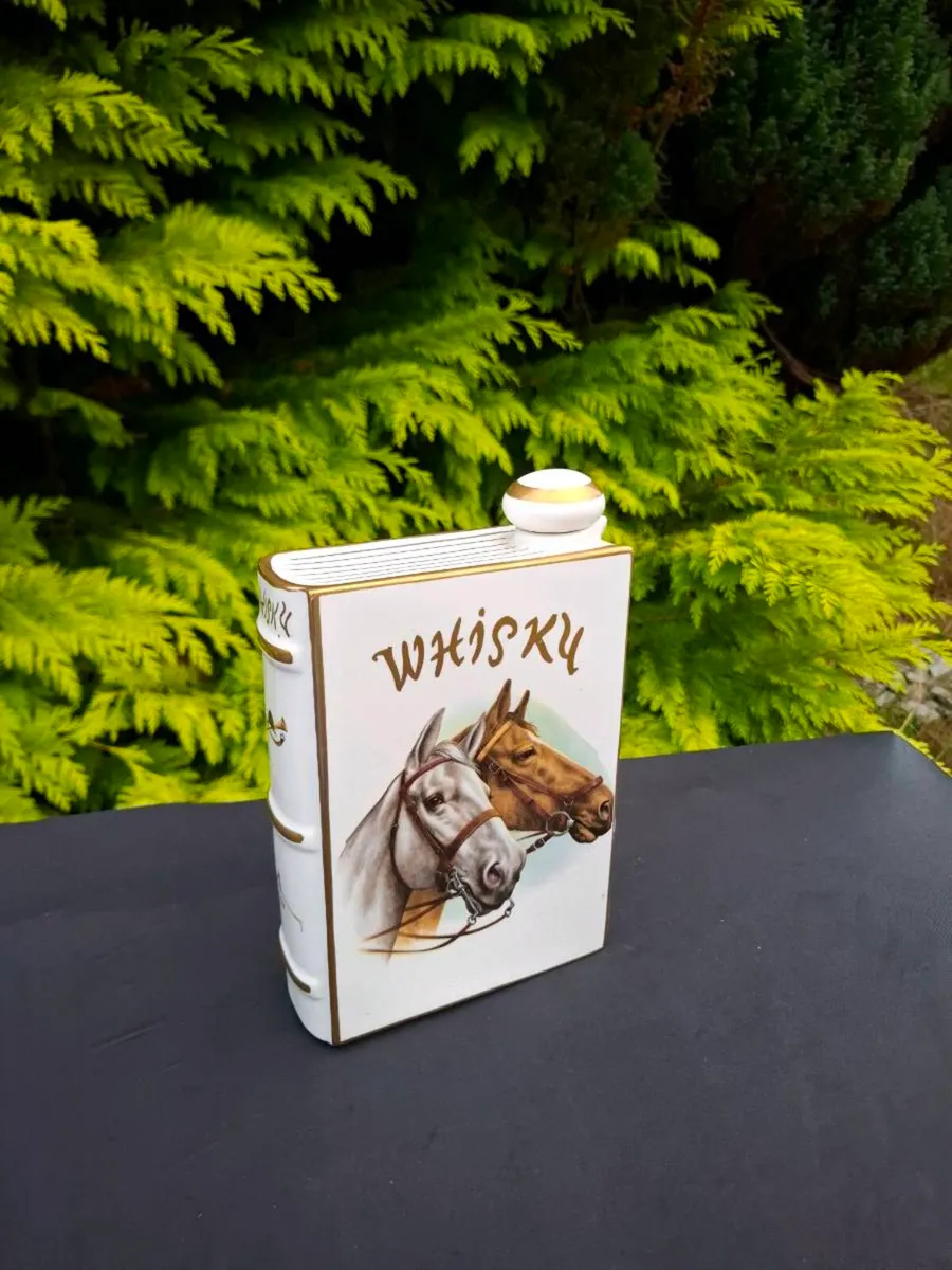 Wiskey horse bottle carafe - Image 1
