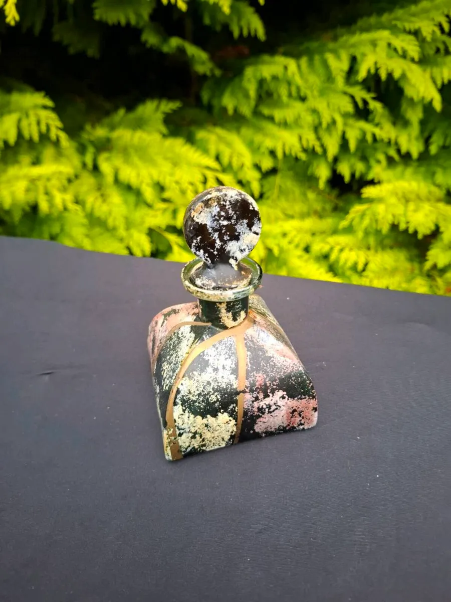 Glass vintage perfume bottle - Image 2