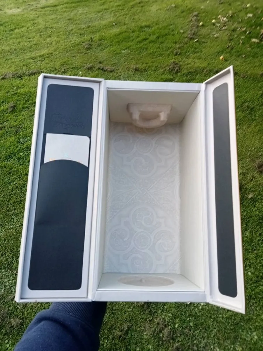 Middleton very rare whiskey box - Image 3