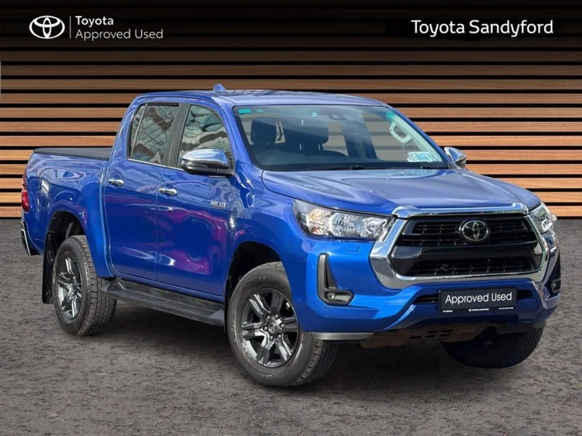 Toyota Hilux 2.8 SR5 AUTOMATIC DOUBLE CAB // REAR - Image 1
