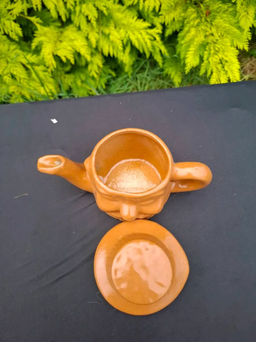 One cup novelty tea pot postage possible - Image 2