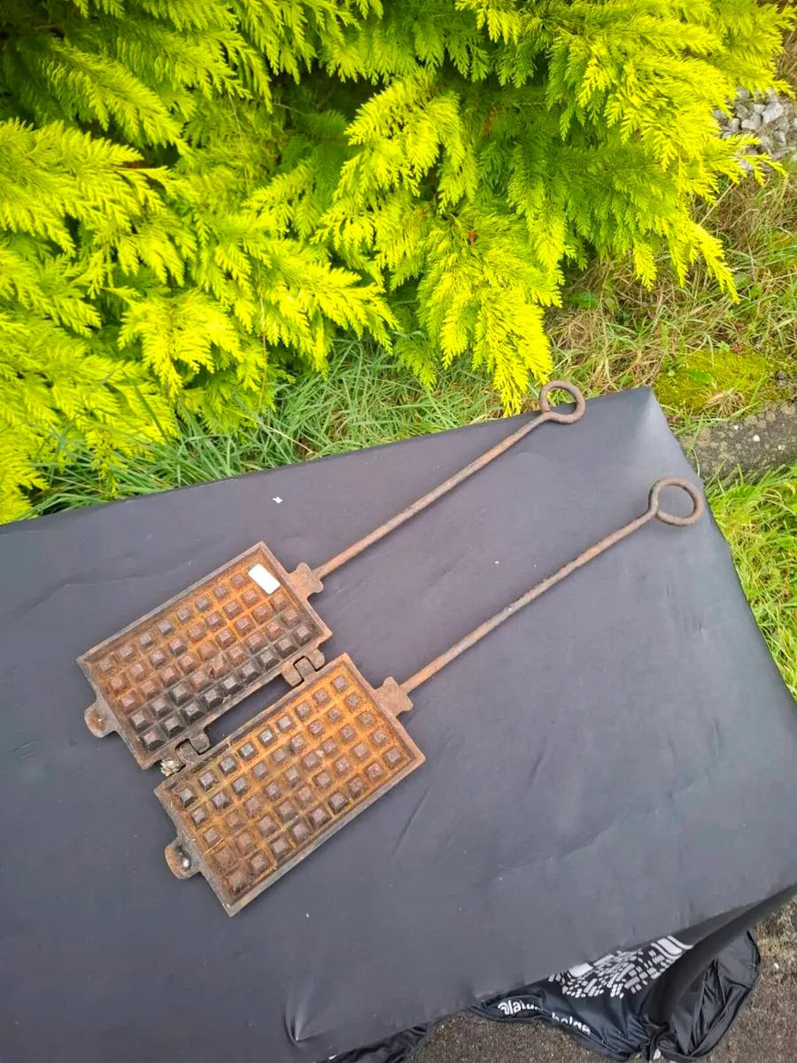 Antique waffles maker postage possible
