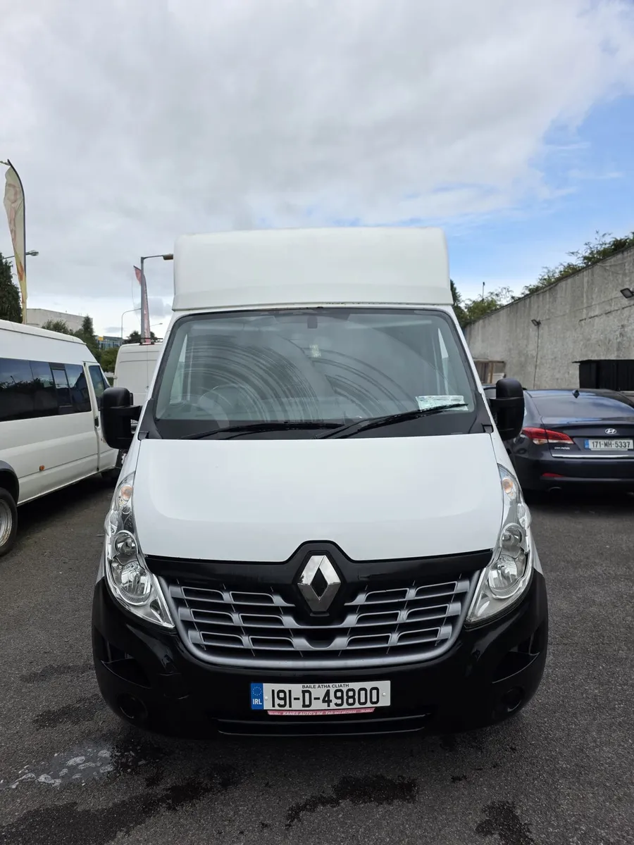 Renault Master Luton Van 2019 cvrt 4/27 - Image 4