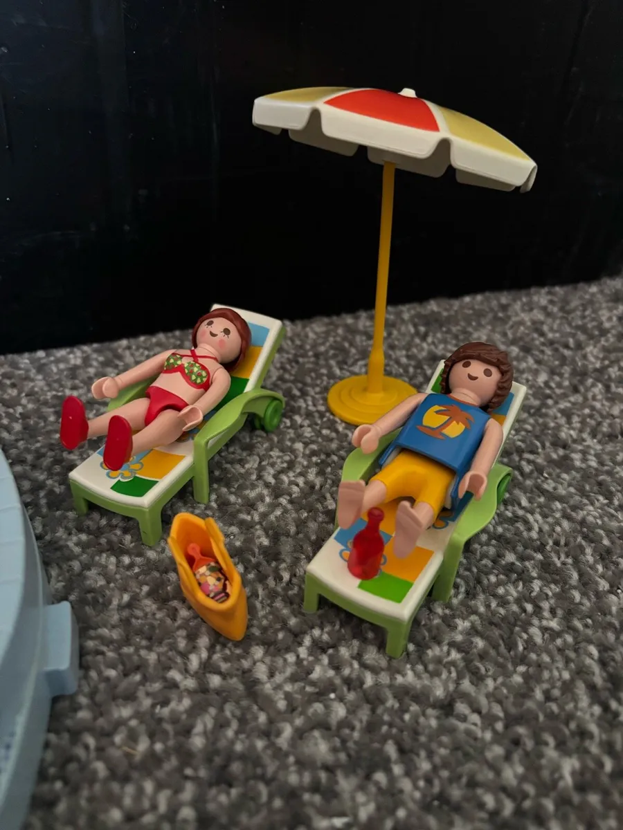 Playmobil swimming pool - Image 2