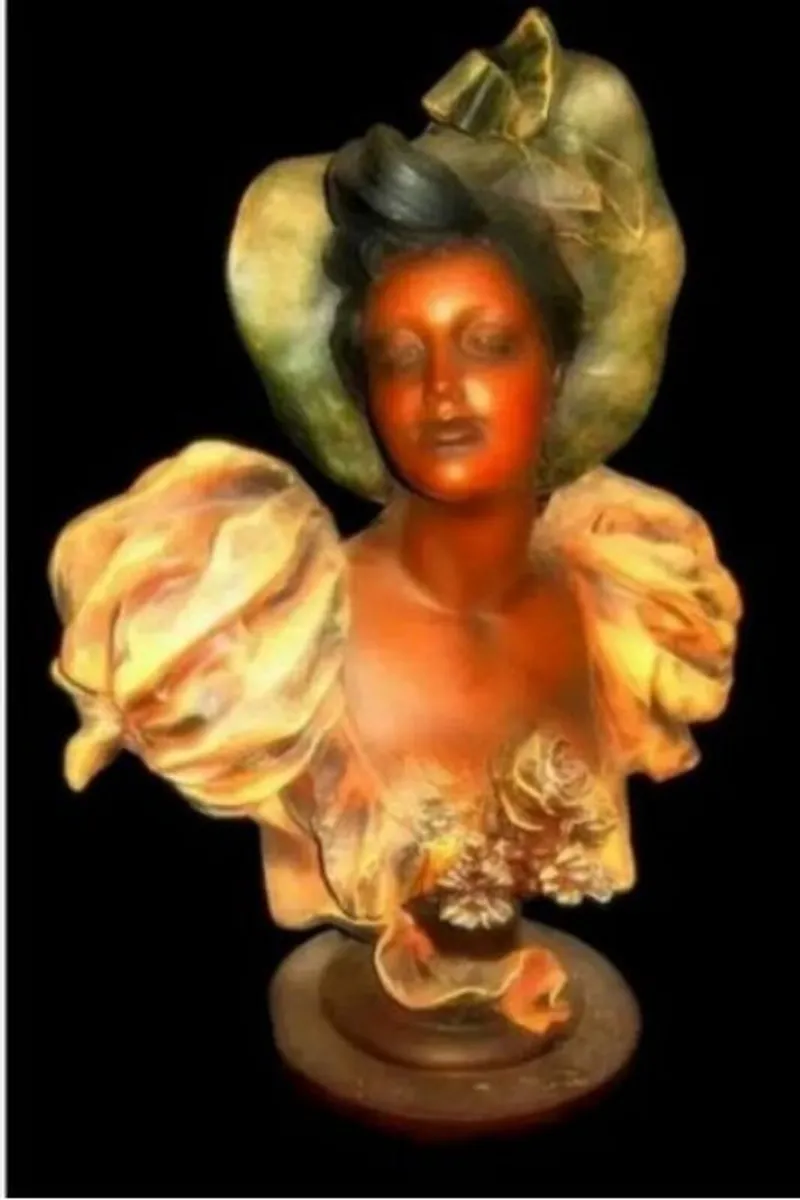 Substantial Vintage Bust 'Libellule' - Image 2