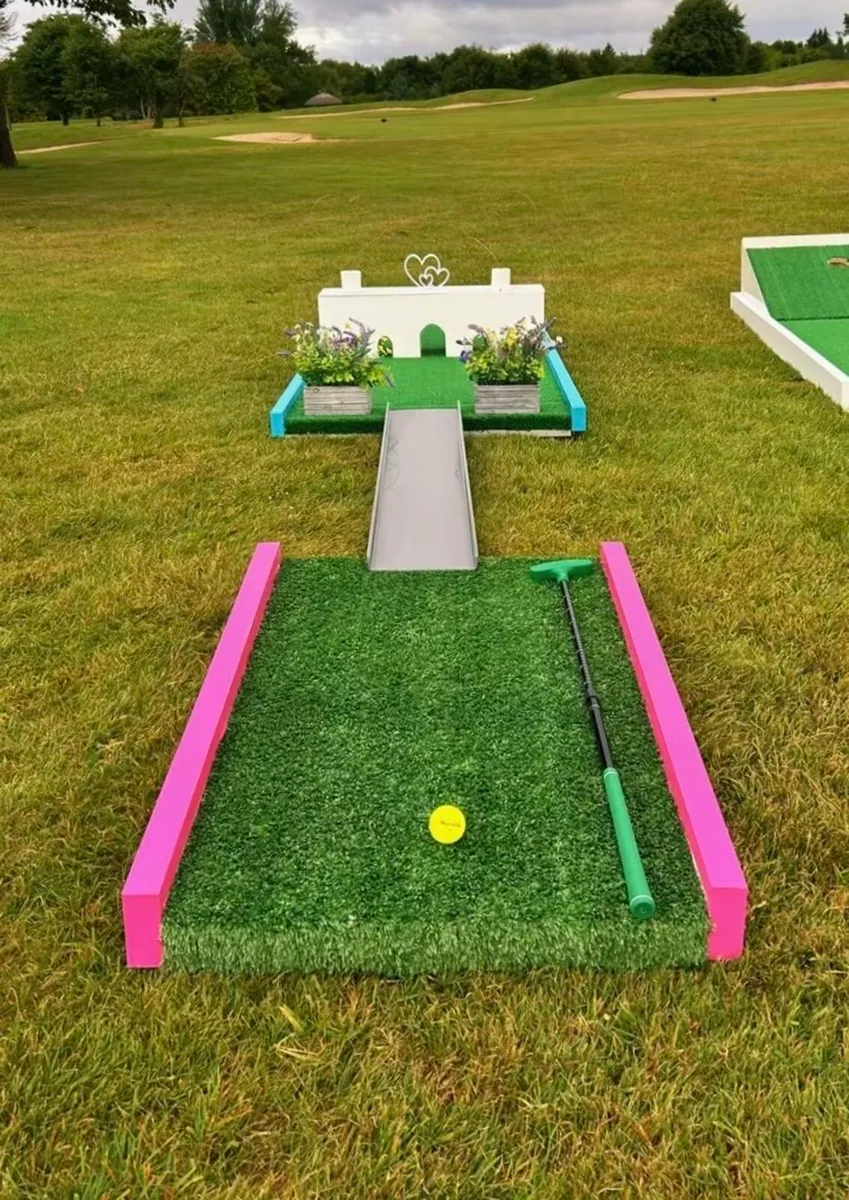 Crazy Golf - Image 3