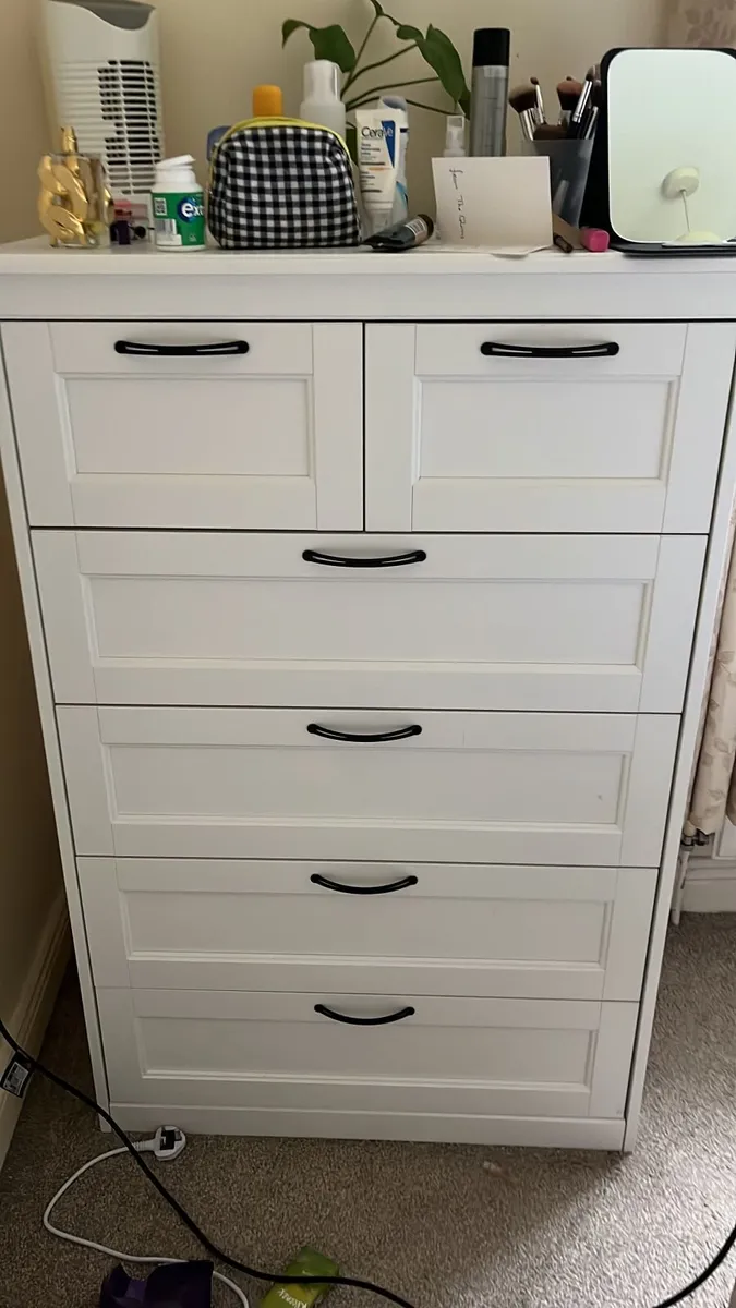 Dresser/Chest of Drawers - Image 1