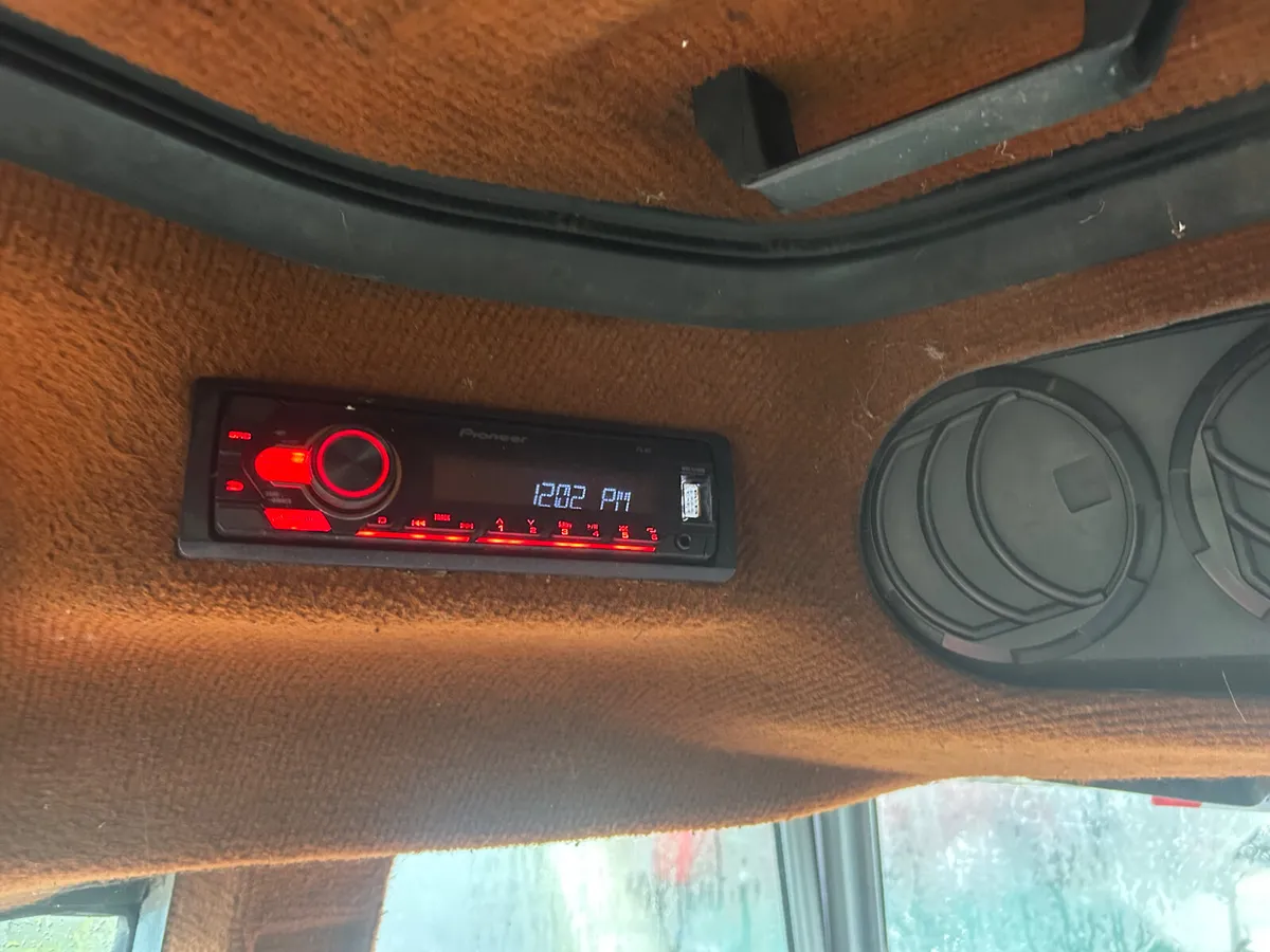 1985 Massey Ferguson 698T 2wd - Image 2