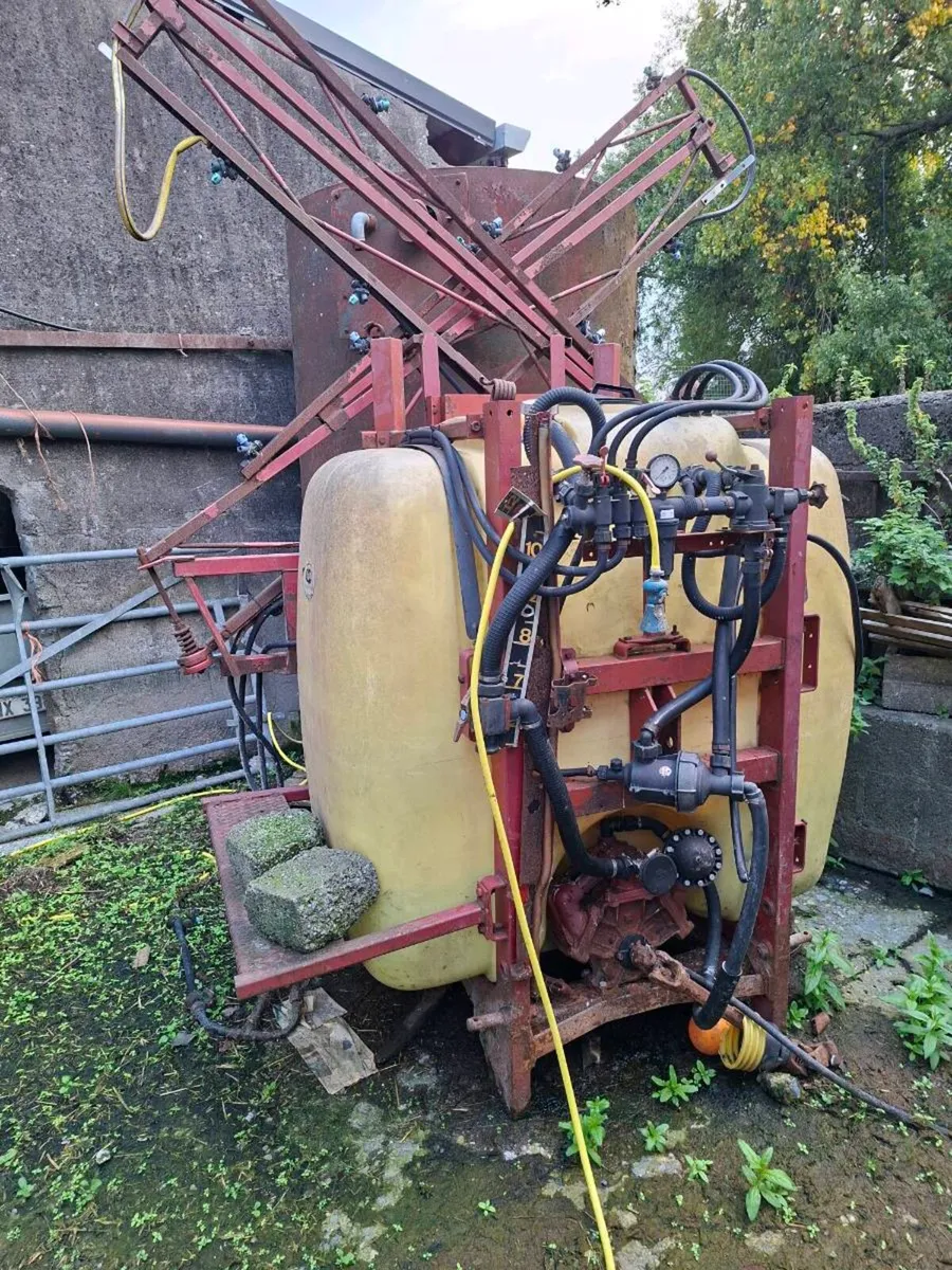 Sprayer/beet chopper/front reeler - Image 2