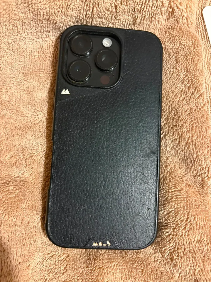 iPhone 16 Pro - Image 3