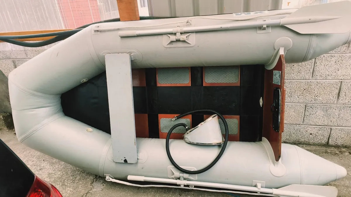 Inflatable dingy - Image 1