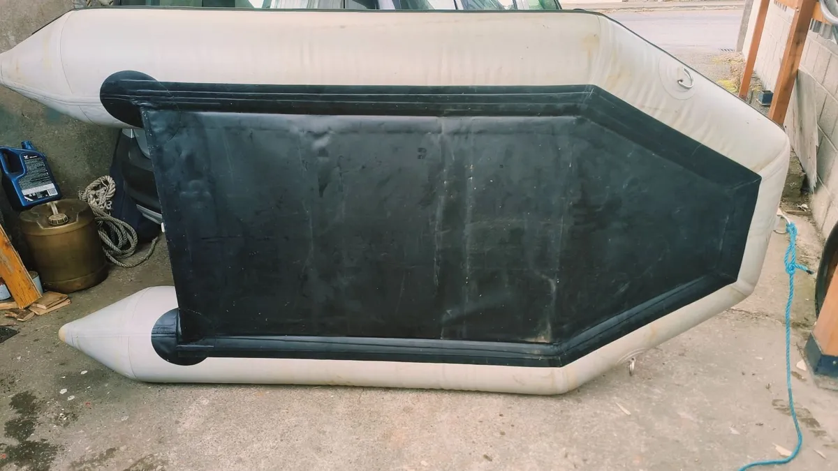 Inflatable dingy - Image 3