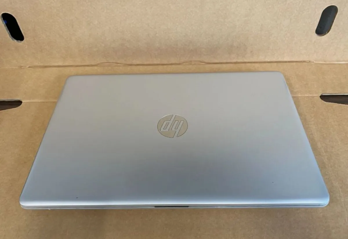 HP 15G DR0006TX 15.6" i5 16GB 512GB SSD NVidia 2GB - Image 4