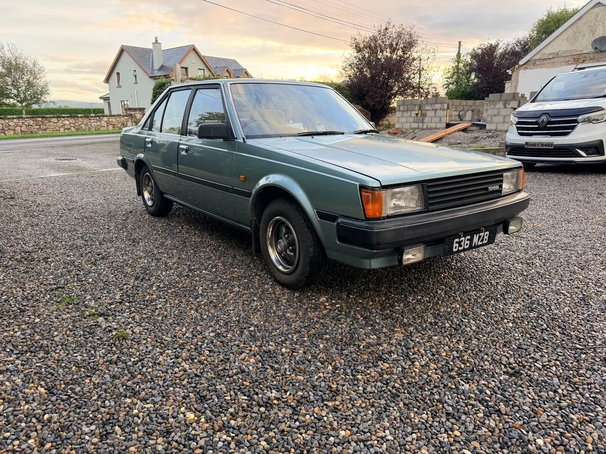Toyota carina - Image 2