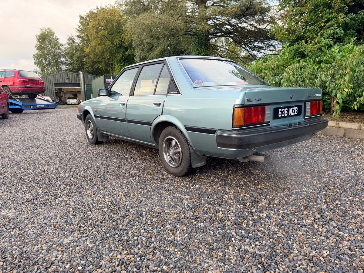 Toyota carina - Image 4