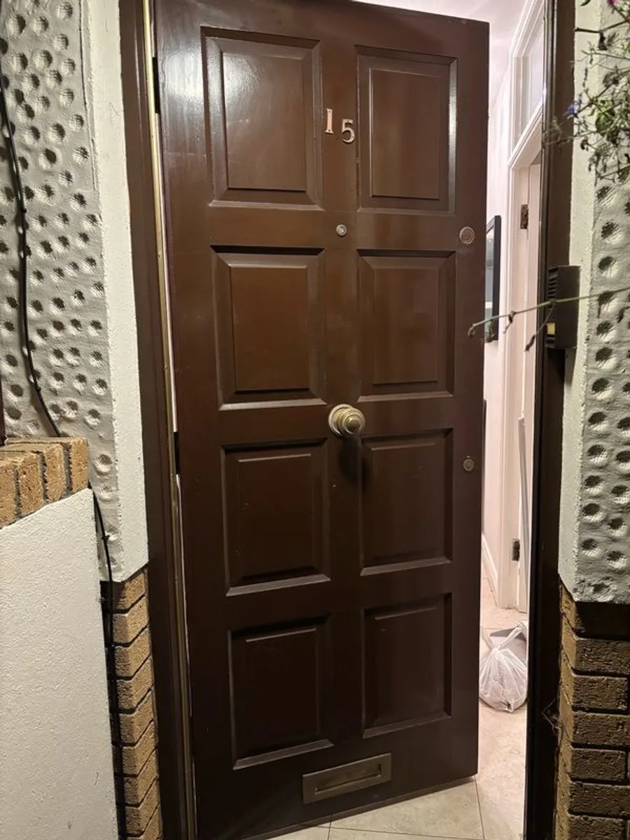 hall door - Image 1