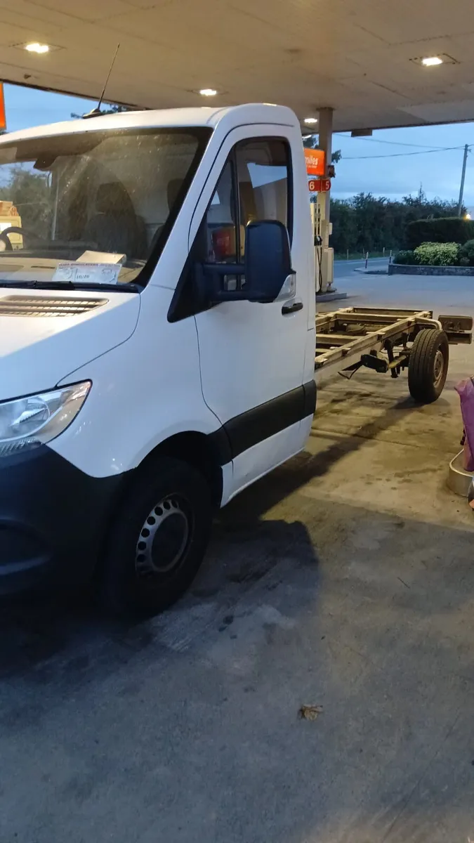 Mercedes-Benz Sprinter 2021 - Image 2