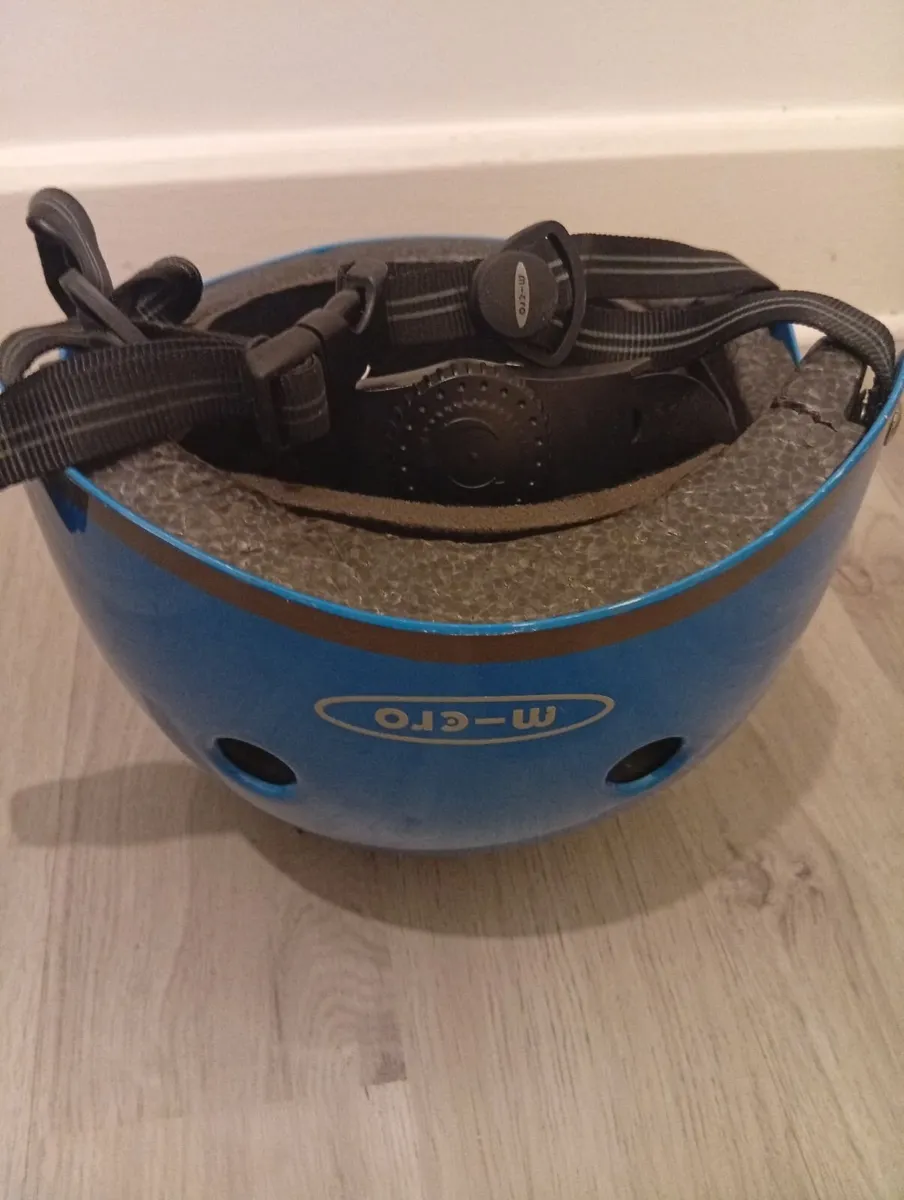 Quality Universal Helmet M-Size 2months old - Image 3
