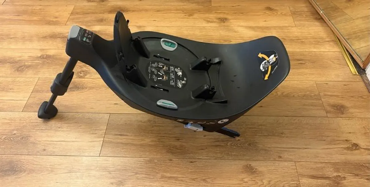 Cybex Cloud Z Rotating Car Seat & isofix base - Image 2