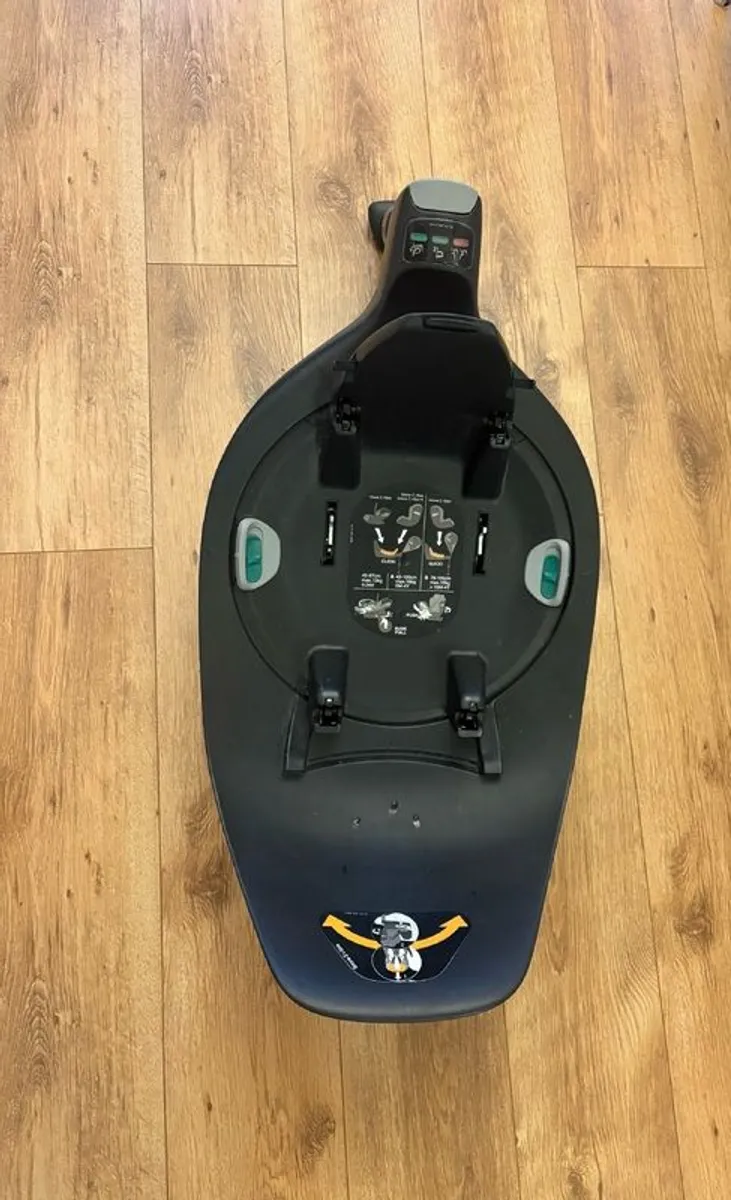Cybex Cloud Z Rotating Car Seat & isofix base - Image 3