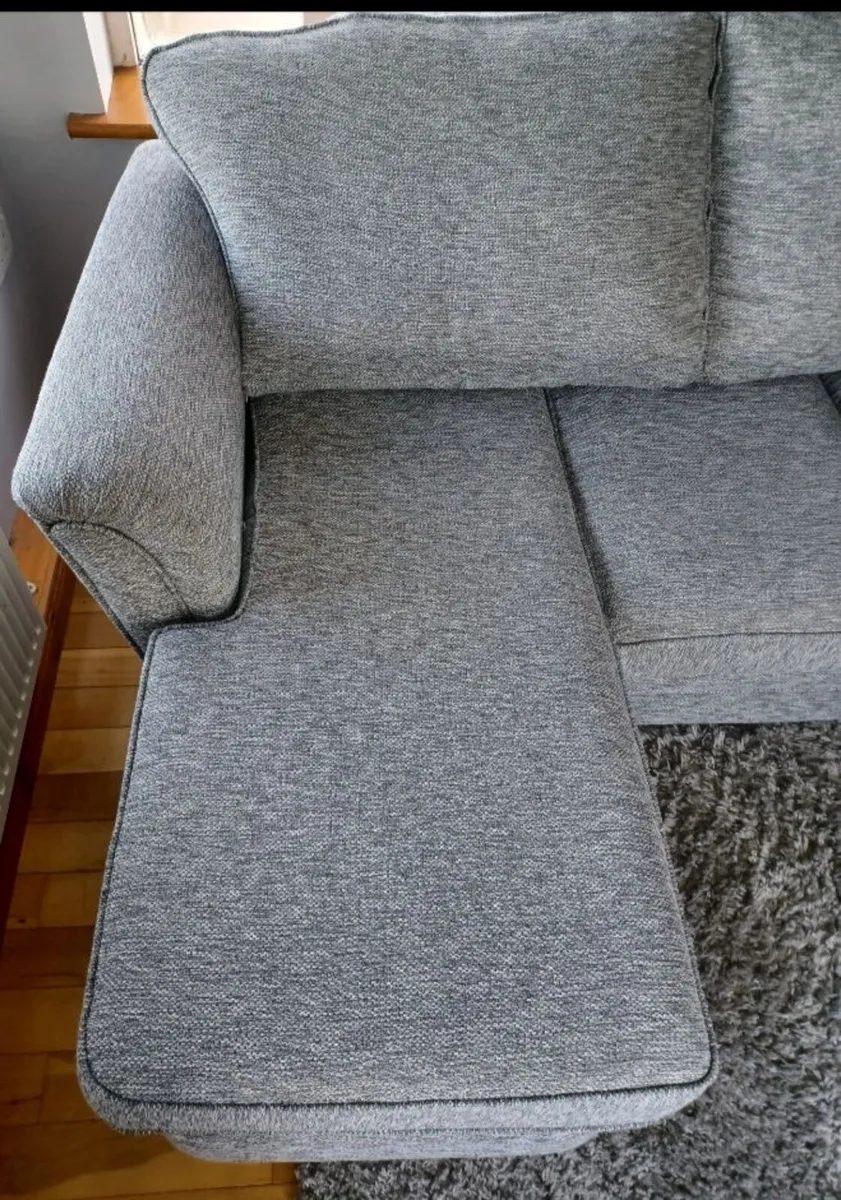 Couch - Image 4