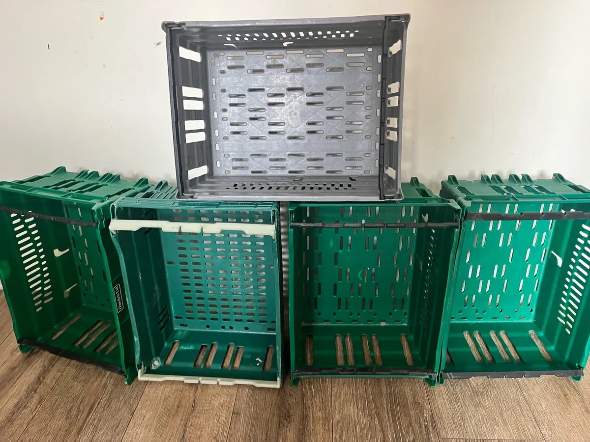 Five boxes - Image 4