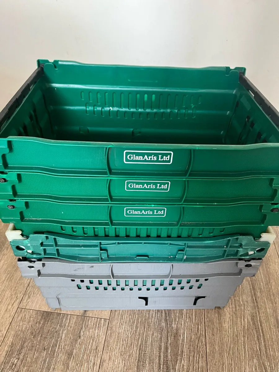 Five boxes - Image 1