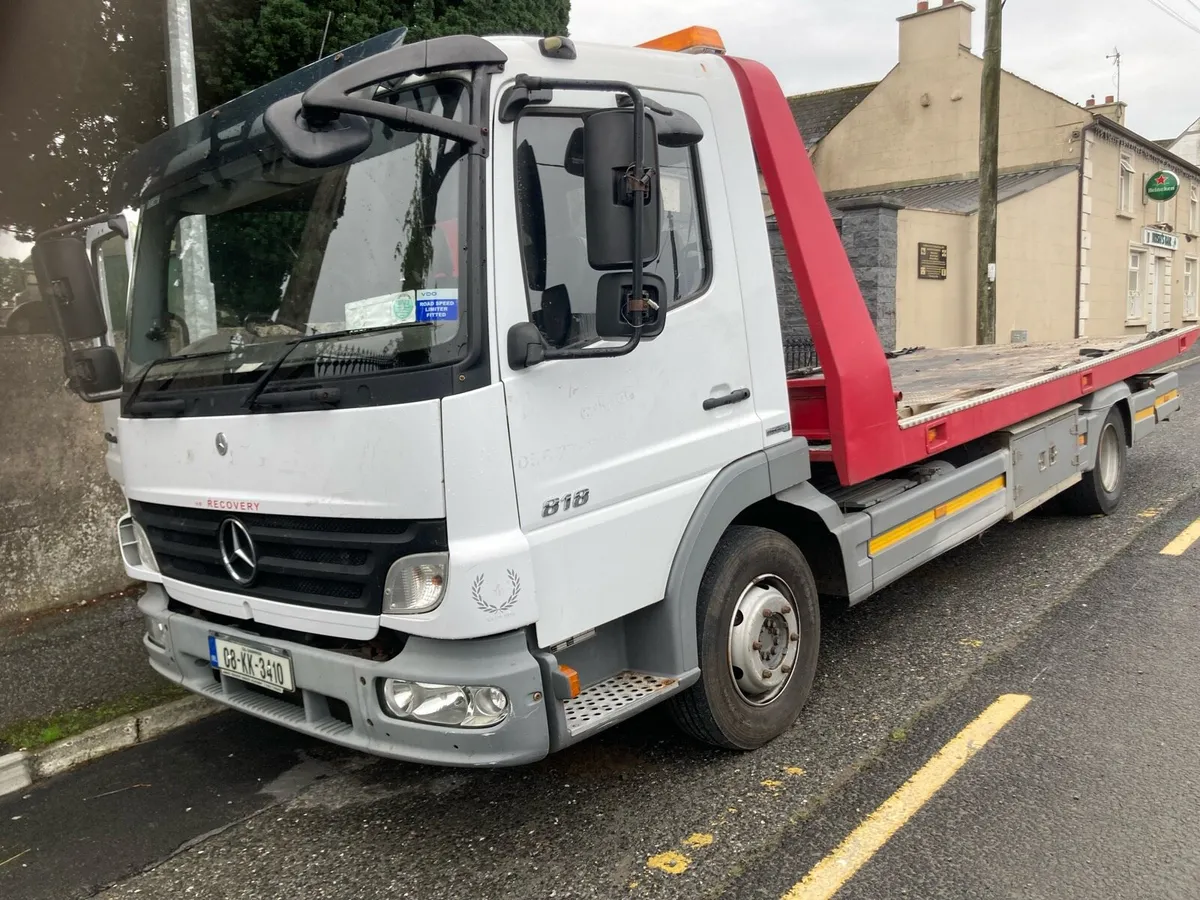 2008 Mercedes 818 recovery truck - Image 1