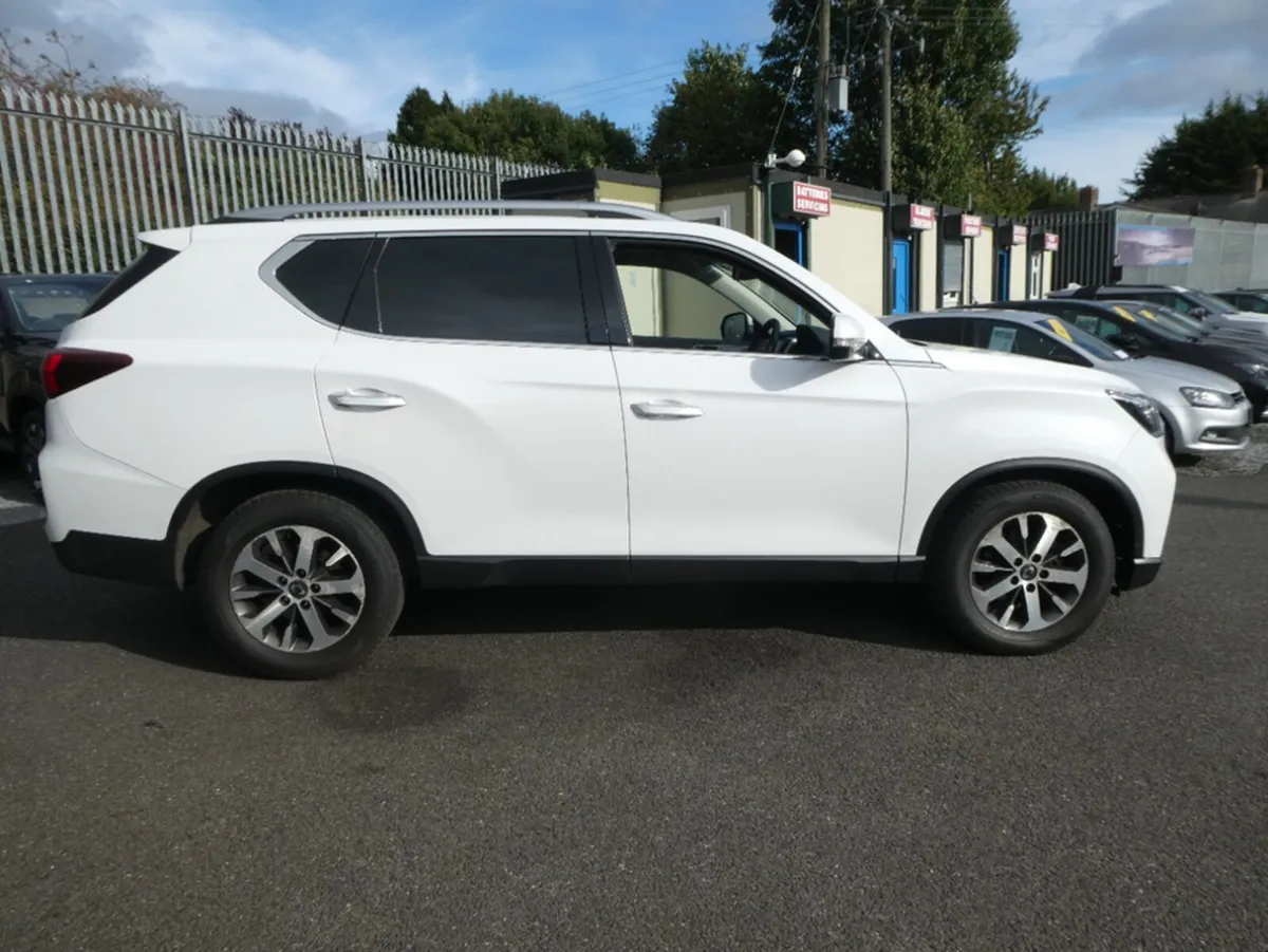 SsangYong Rexton G4 P/T 4WD 2 SEAT COM 4DR - Image 3