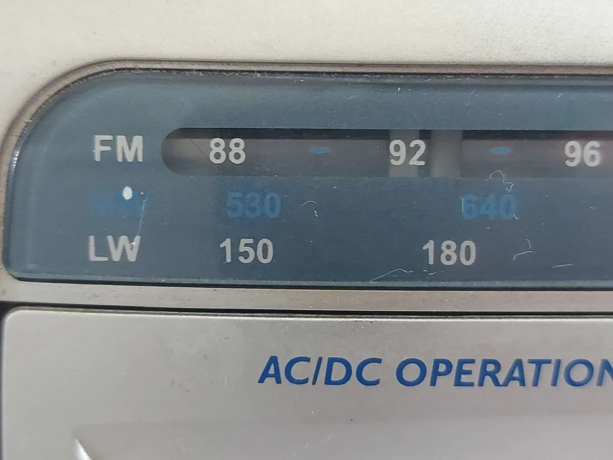 Philips Radio Cassette Recorder, Model AQ4150 - Image 4
