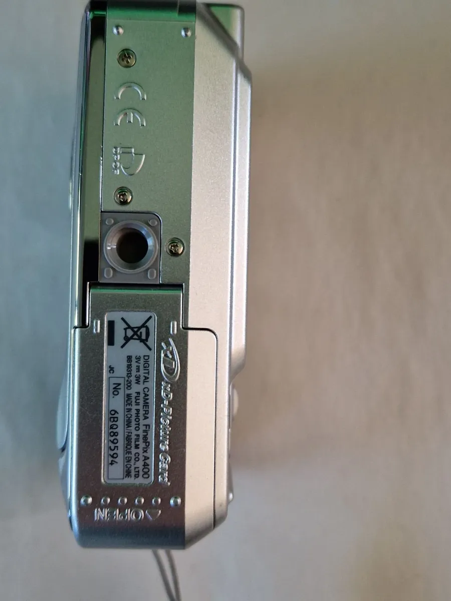 Fujifilm Finepix A400 Digital Camera - Image 4