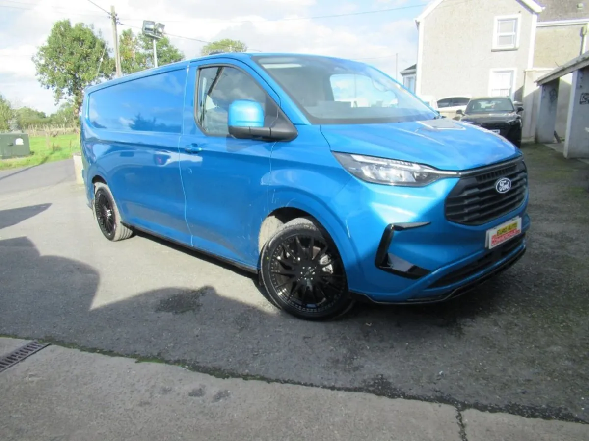 2.0 320 (170 ps)Auto L2 H1 Limited Panel Van 5dr D - Image 1