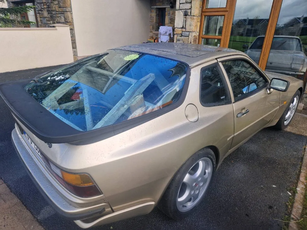 Porsche 944 - Image 3