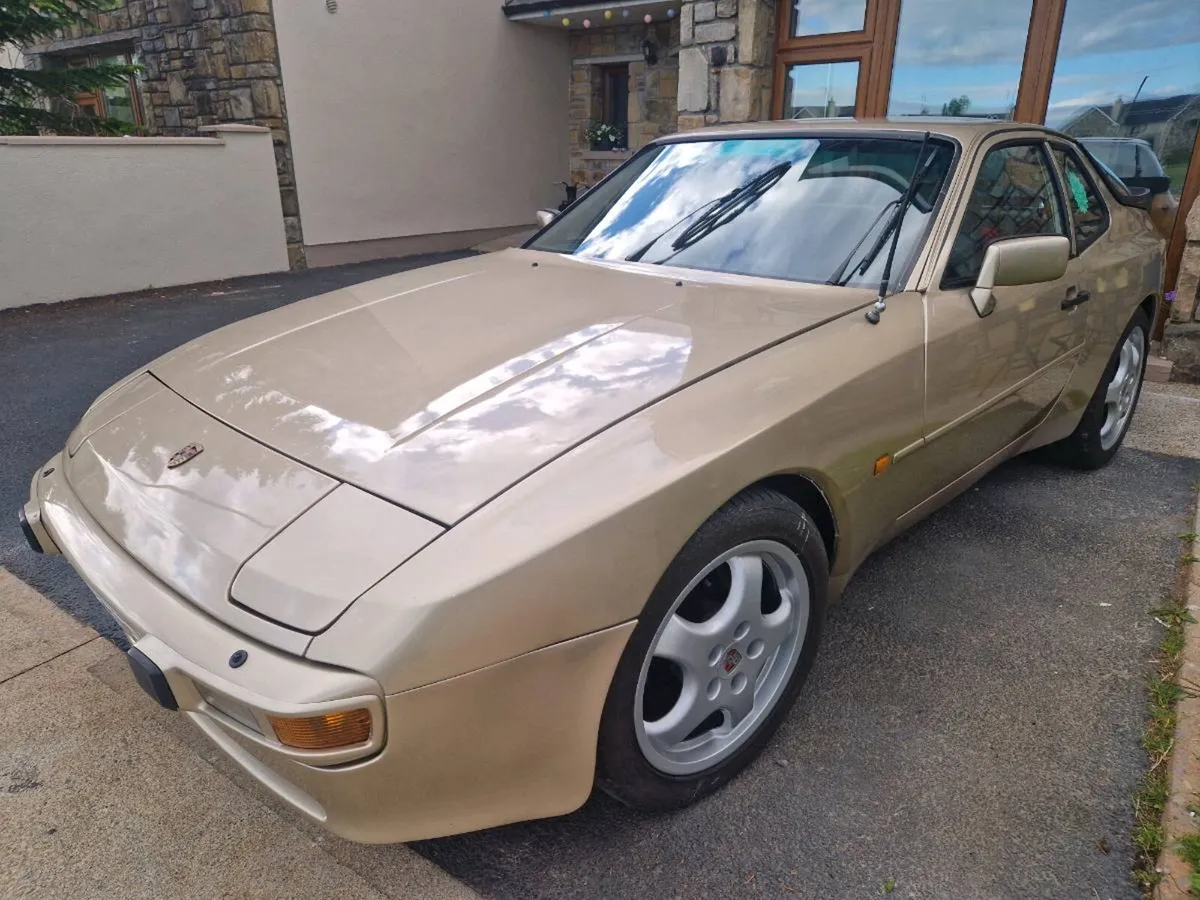 Porsche 944 - Image 4