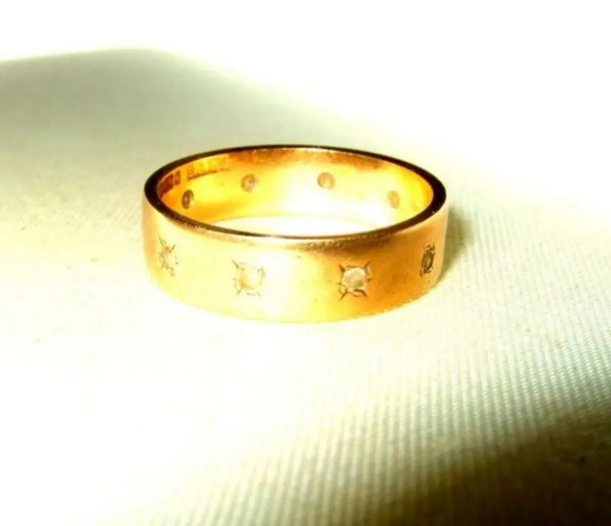 Vintage Hallmarked 9ct Gold/Diamond Ring - Image 3
